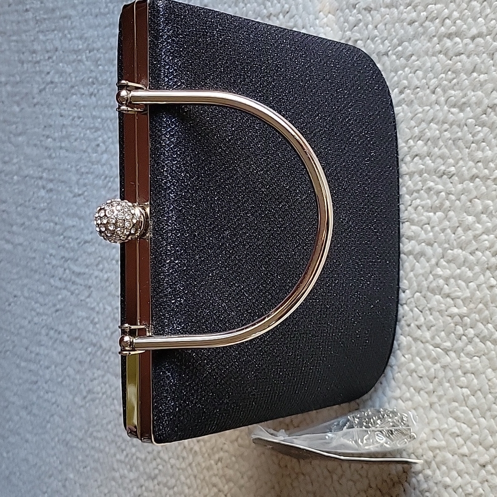 Purse - Picture 2 of 8